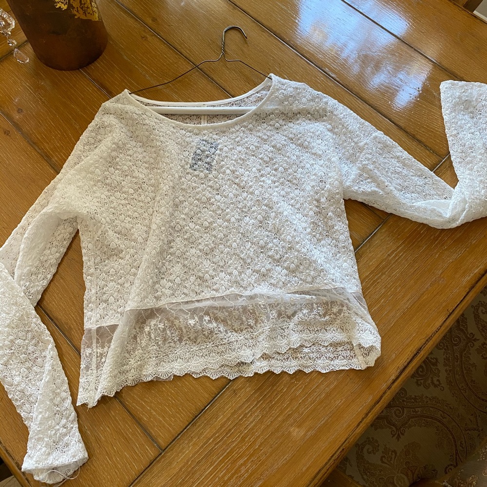White lace long sleeve top
